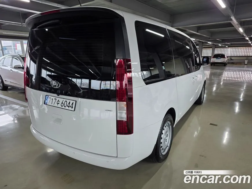 Hyundai Staria — фото 2
