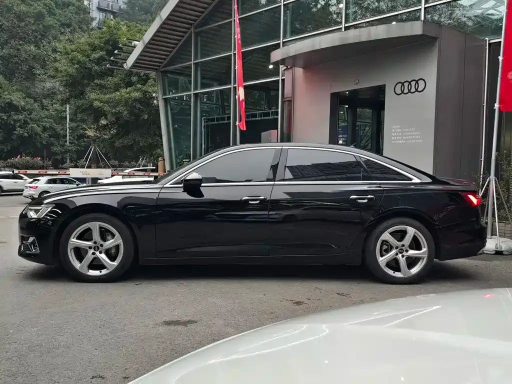 Audi A6L — фото 9