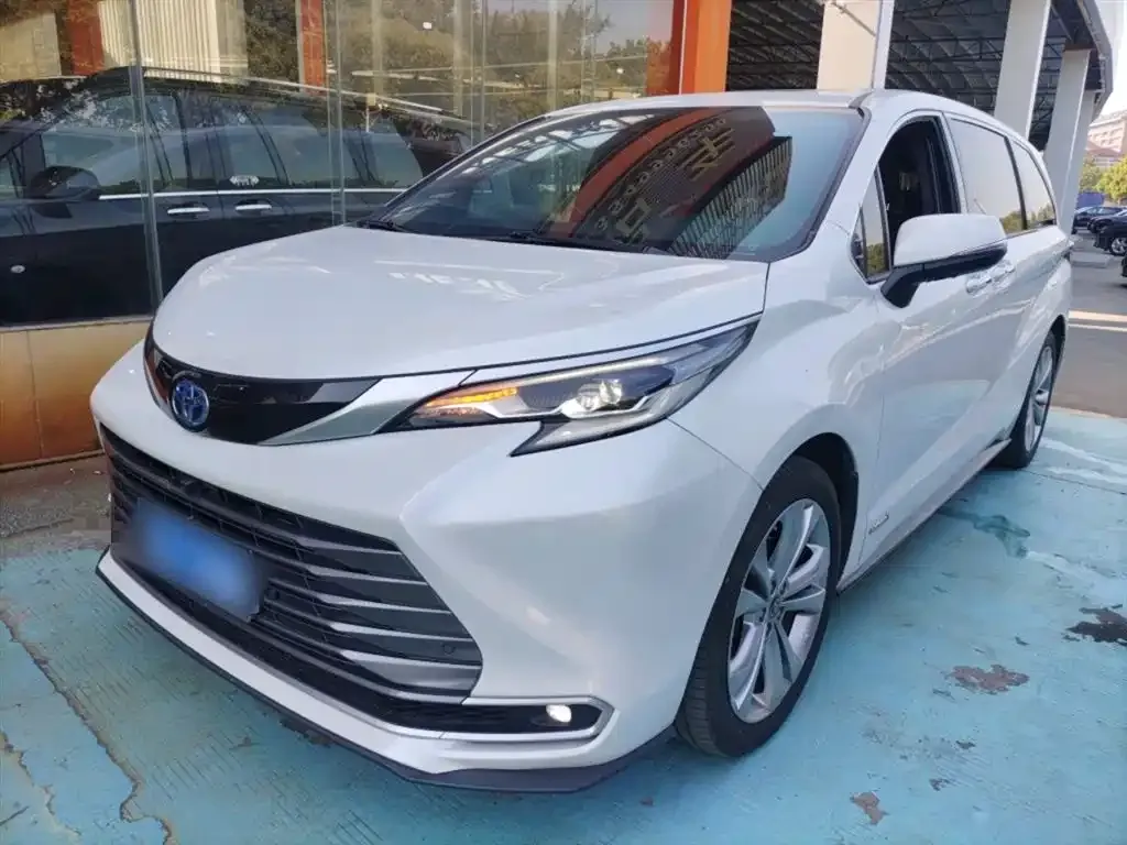 Toyota Sienna 2023 из CN, фото 9
