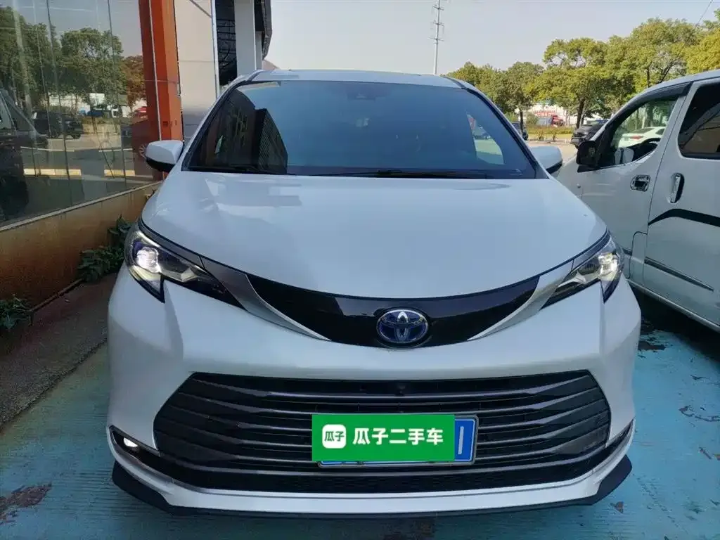 Toyota Sienna 2023 из CN, фото 10