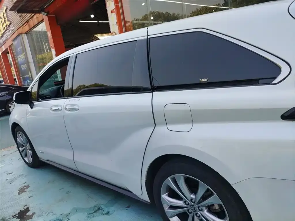 Toyota Sienna 2023 из CN, фото 8