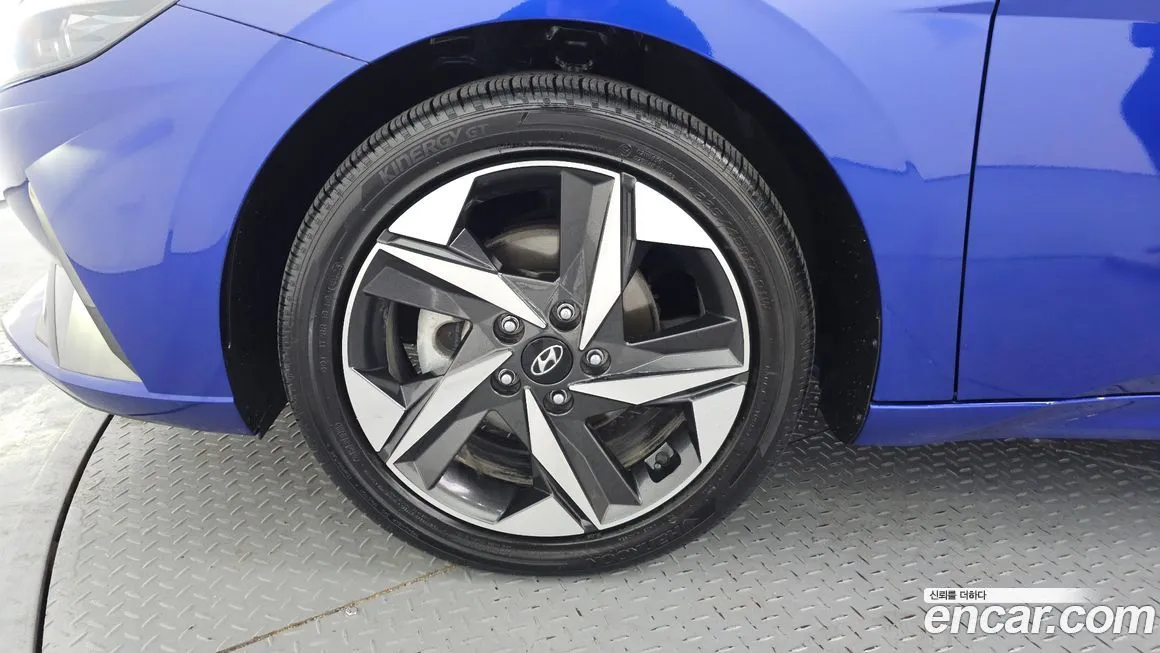 Hyundai AVANTE — фото 4