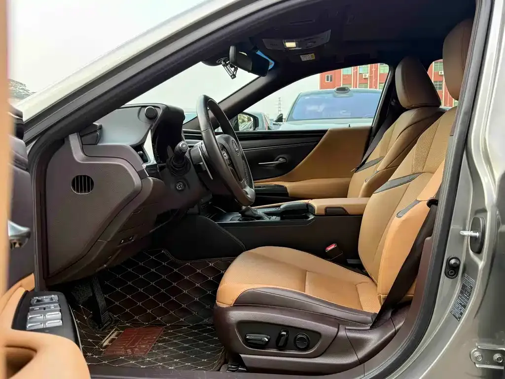 Lexus ES 2021 из CN, фото 10