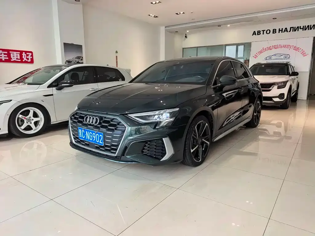 Audi A3 2023 из CN, фото 1