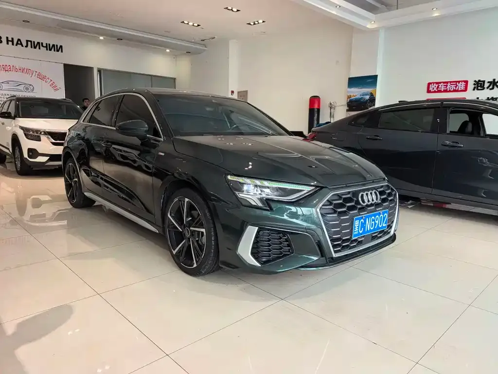 Audi A3 2023 из CN, фото 3