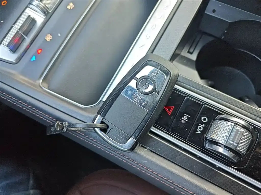 Lincoln Z 2025 из CN, фото 2