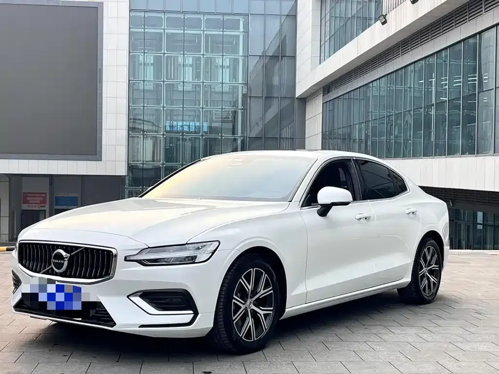 Volvo S60 2025 из CN, фото 1