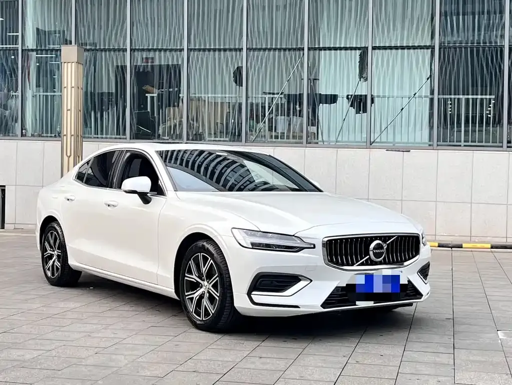 Volvo S60 2025 из CN, фото 7