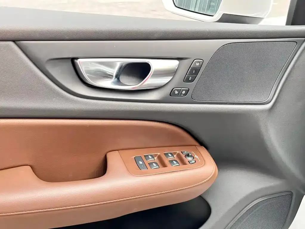 Volvo S60 2025 из CN, фото 6