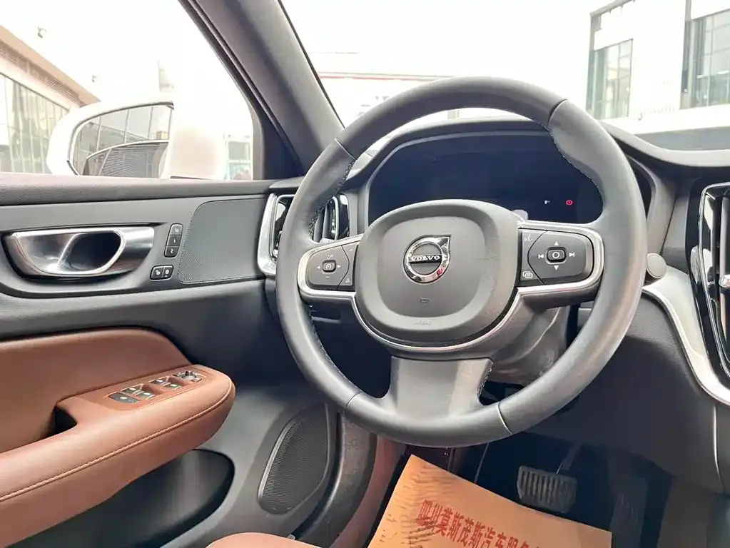 Volvo S60 2025 из CN, фото 8