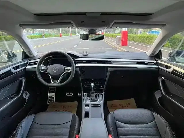 Volkswagen CC 2023 из CN, фото 10