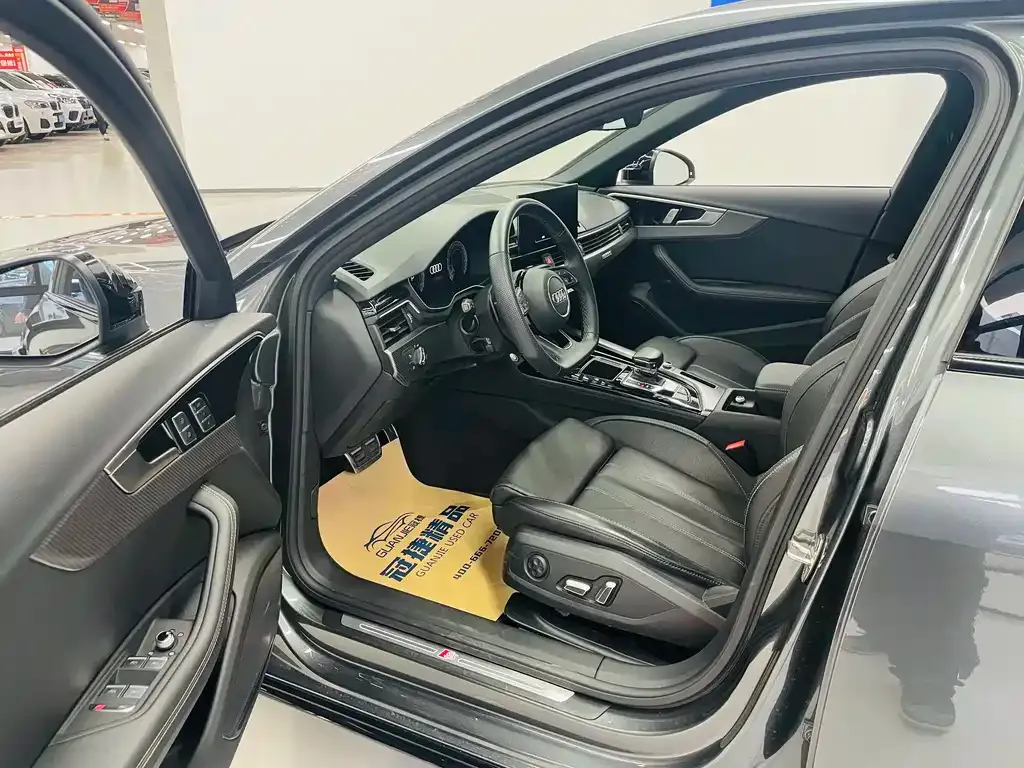 Audi A4L 2024 из CN, фото 8
