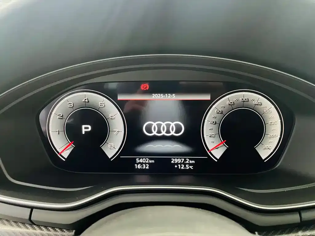 Audi A4L 2024 из CN, фото 2
