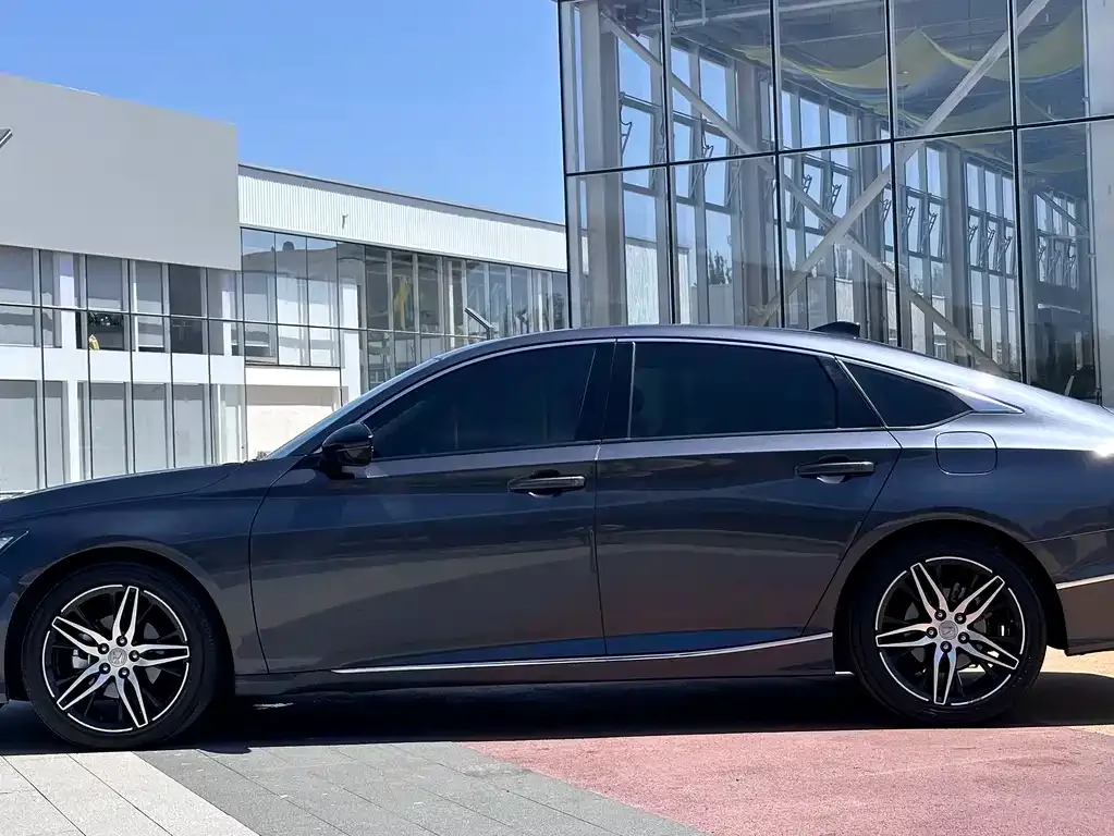 Honda Accord — фото 7