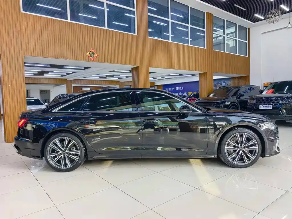 Audi A6L 2023 из CN, фото 2