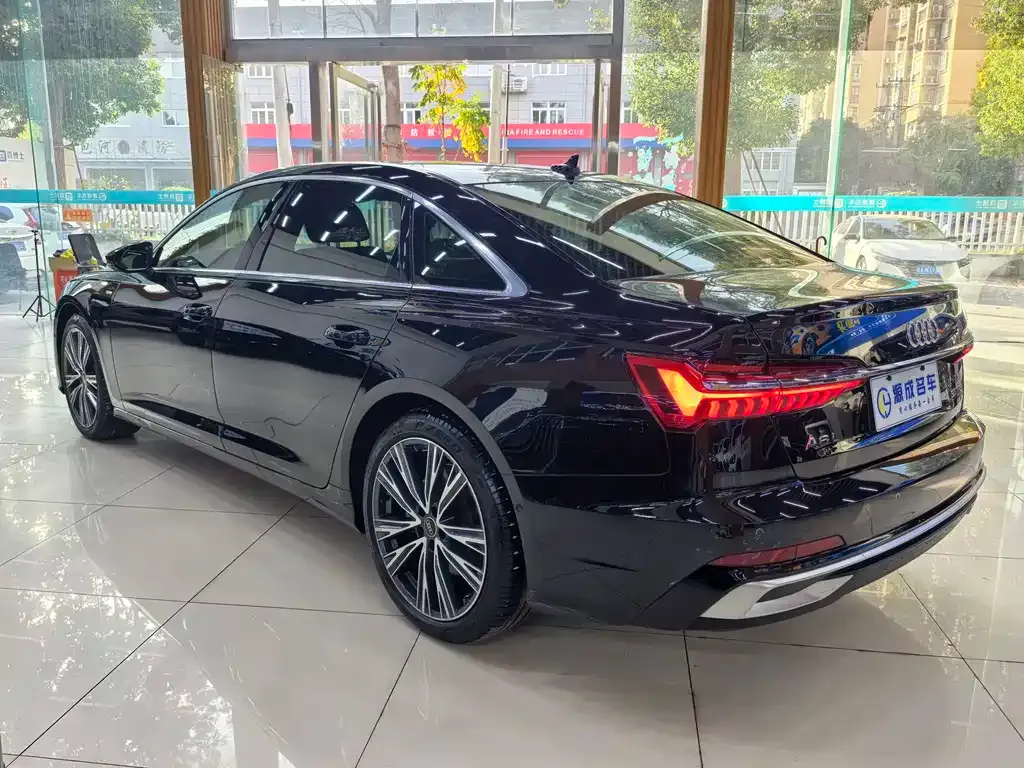 Audi A6L 2023 из CN, фото 10