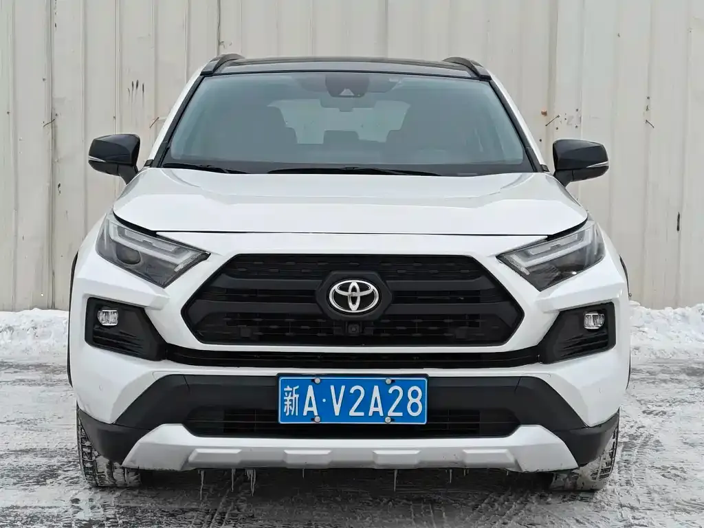 Toyota RAV4 — фото 3