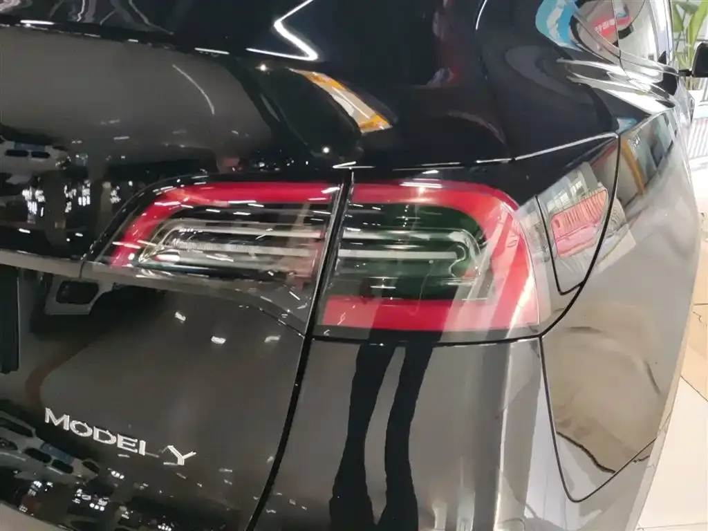 Tesla Model Y 2023 из CN, фото 2