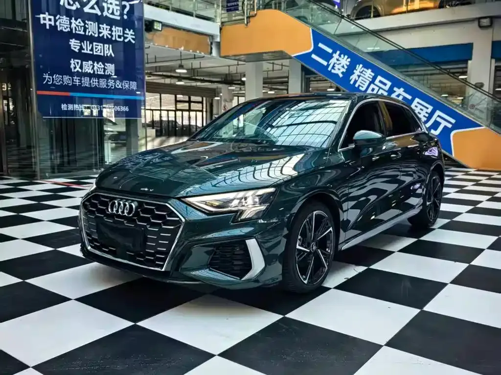 Audi A3 2023 из CN, фото 1