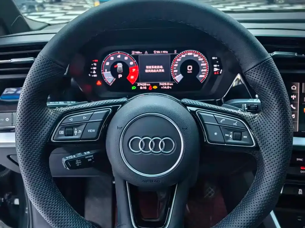 Audi A3 2023 из CN, фото 10