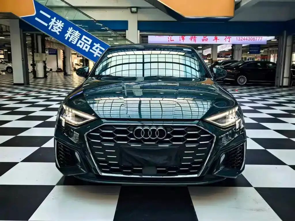 Audi A3 2023 из CN, фото 2