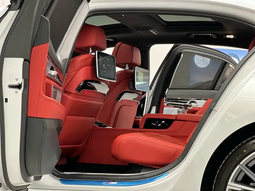 BMW 7 Series 2022 из CN, фото 4