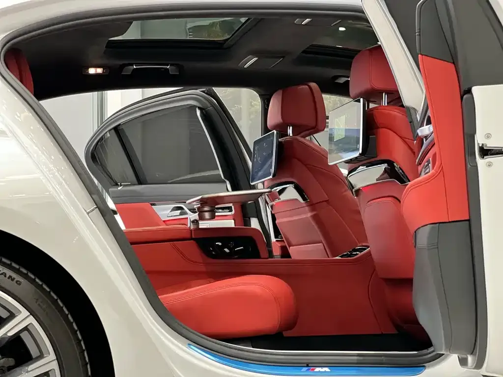 BMW 7 Series 2022 из CN, фото 6