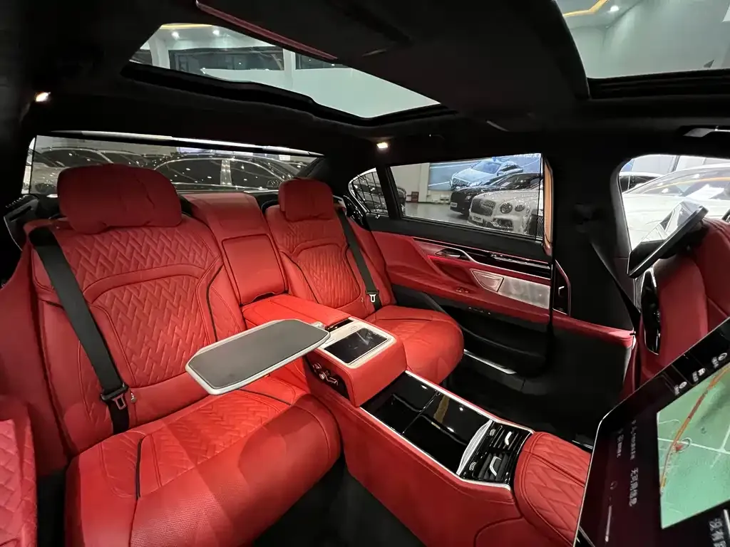 BMW 7 Series 2022 из CN, фото 8