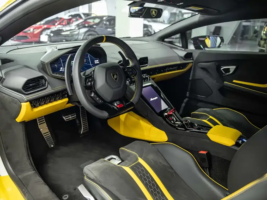 Lamborghini Huracan 2025 из CN, фото 9