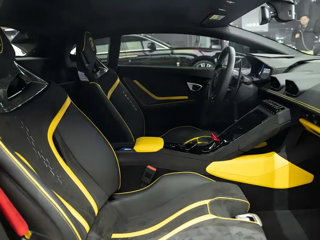 Lamborghini Huracan 2025 из CN, фото 3