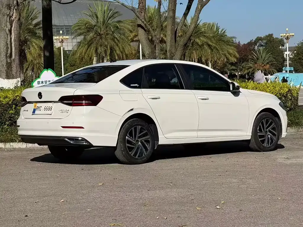 Volkswagen Lavida 2022 из CN, фото 6