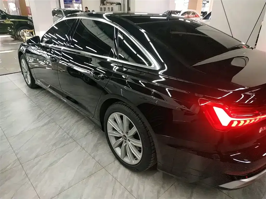 Audi A6L 2023 из CN, фото 9