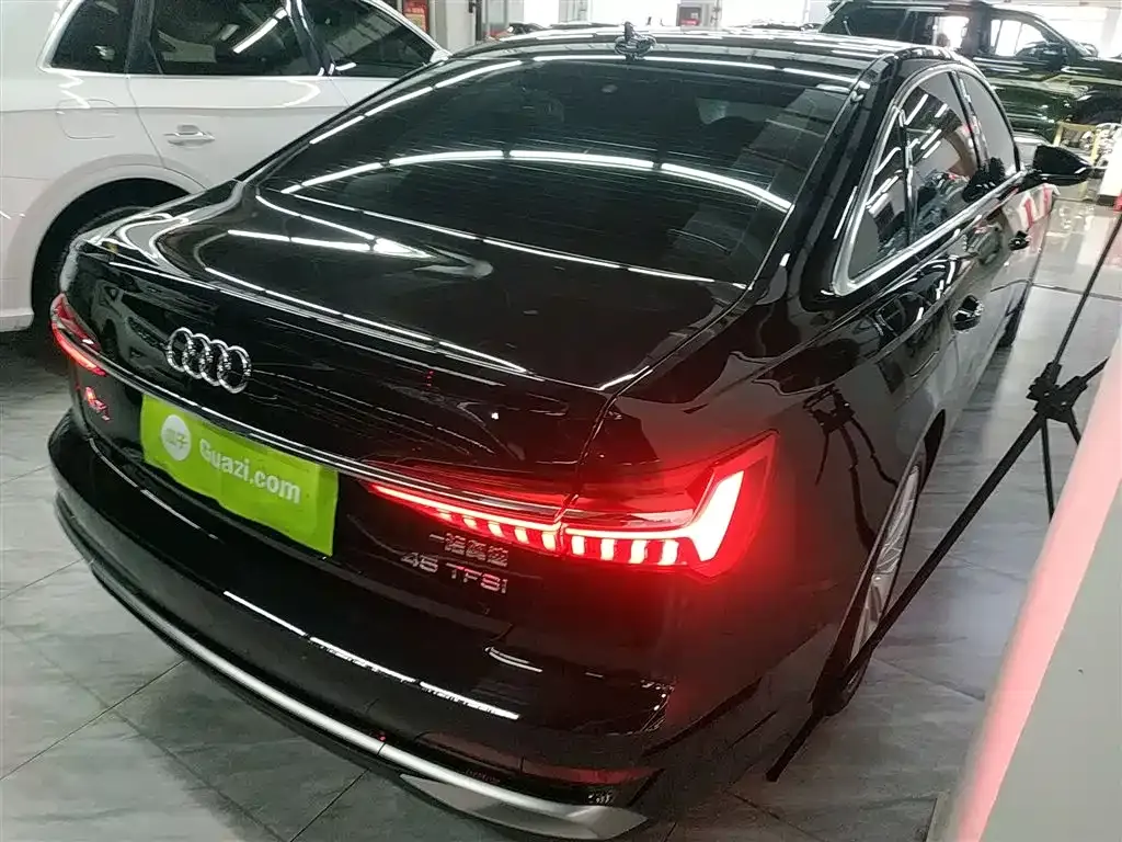 Audi A6L 2023 из CN, фото 8