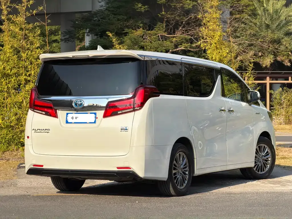 Toyota Alphard 2022 из CN, фото 8