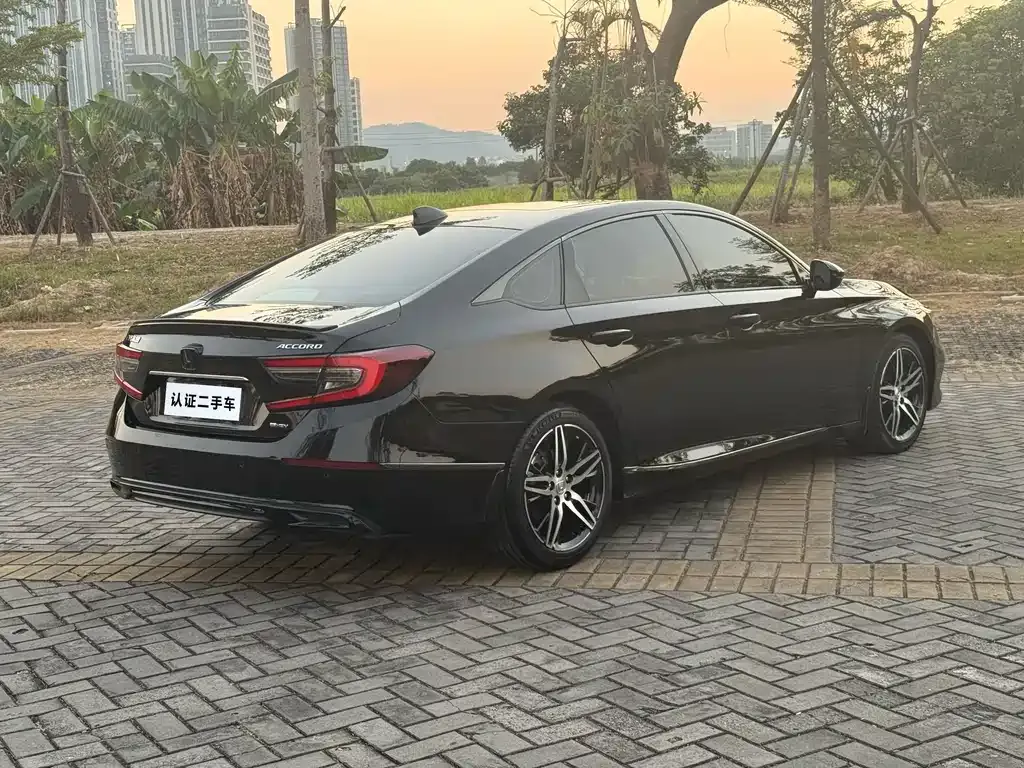 Honda Accord — фото 10