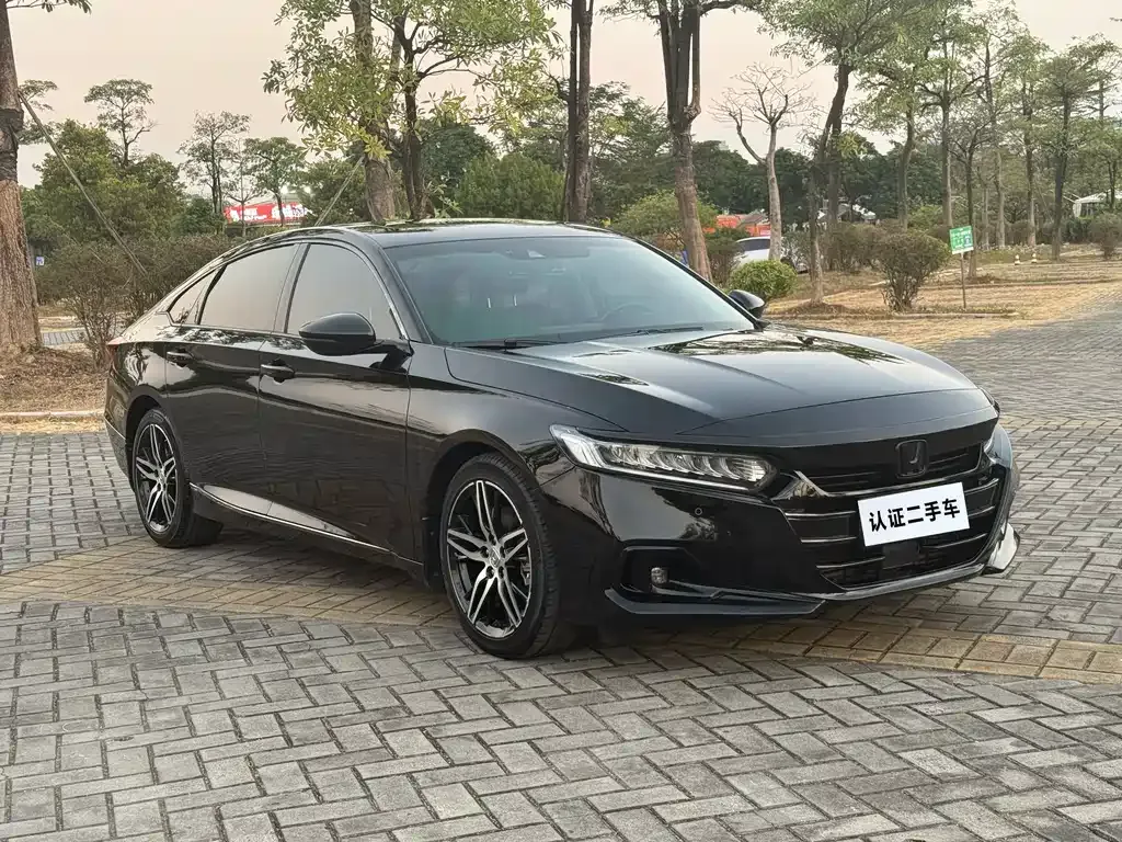 Honda Accord — фото 9