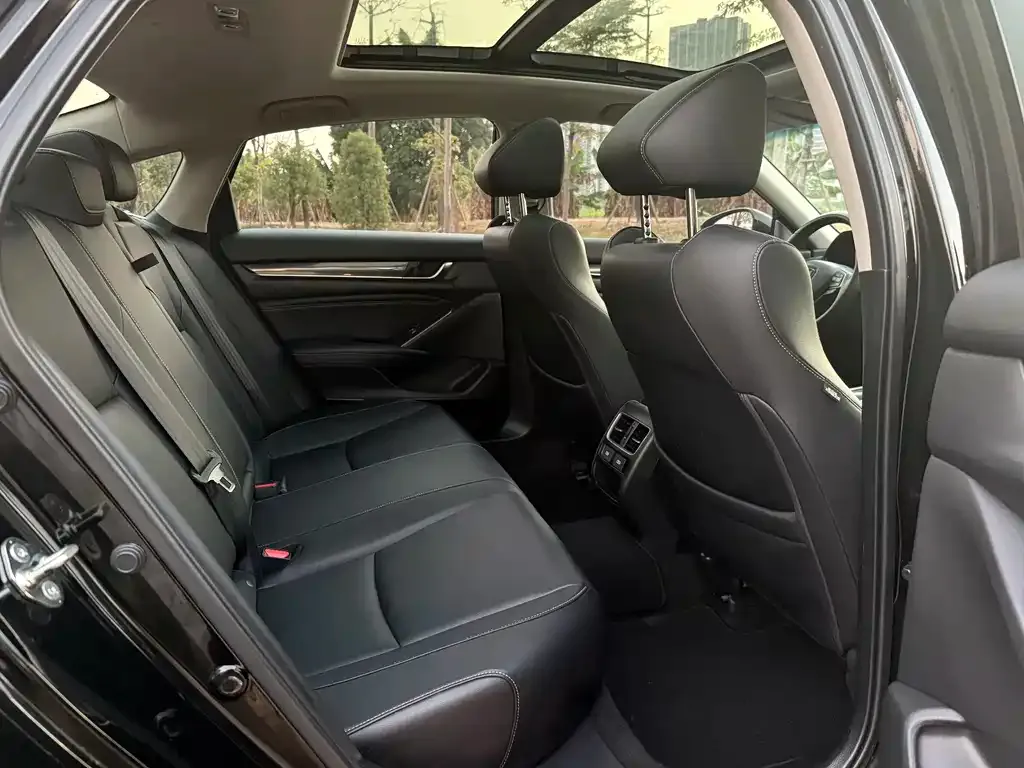 Honda Accord — фото 2
