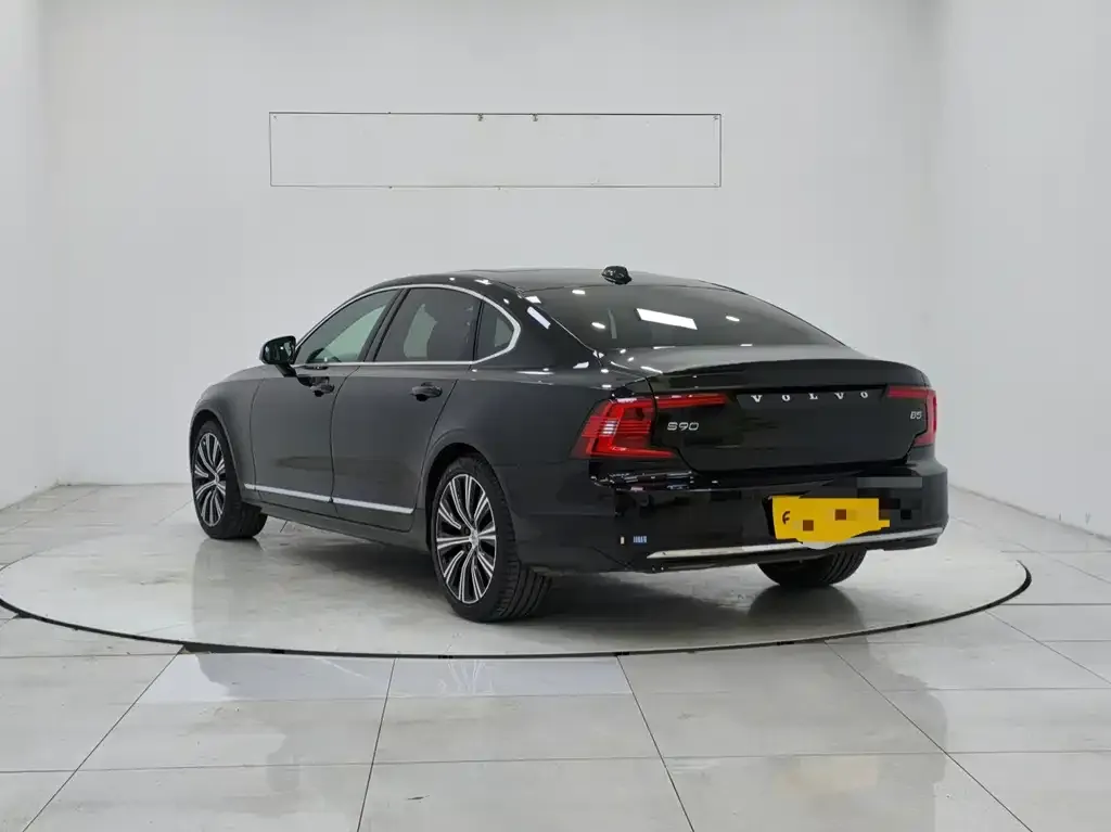Volvo S90 2024 из CN, фото 2