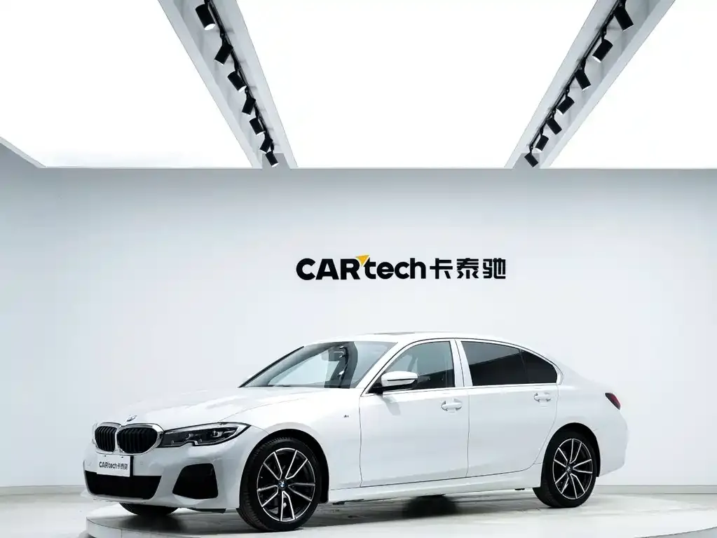 BMW 3 Series 2022 из CN, фото 1