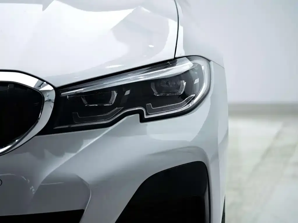 BMW 3 Series 2022 из CN, фото 2