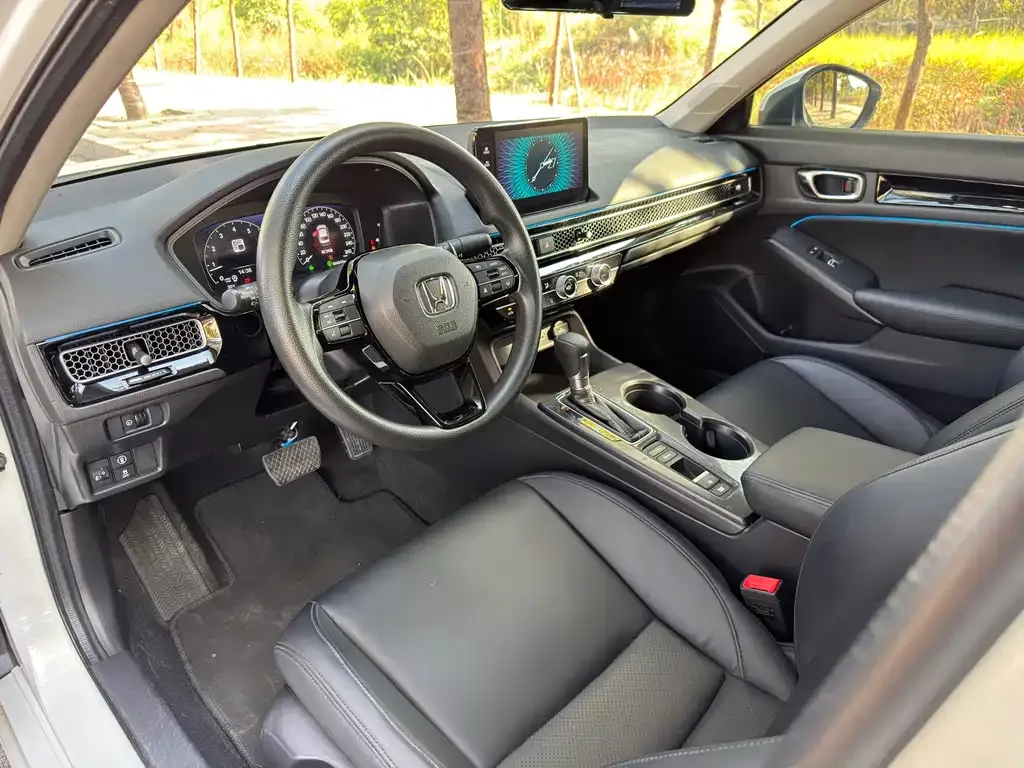 Honda Civic — фото 10