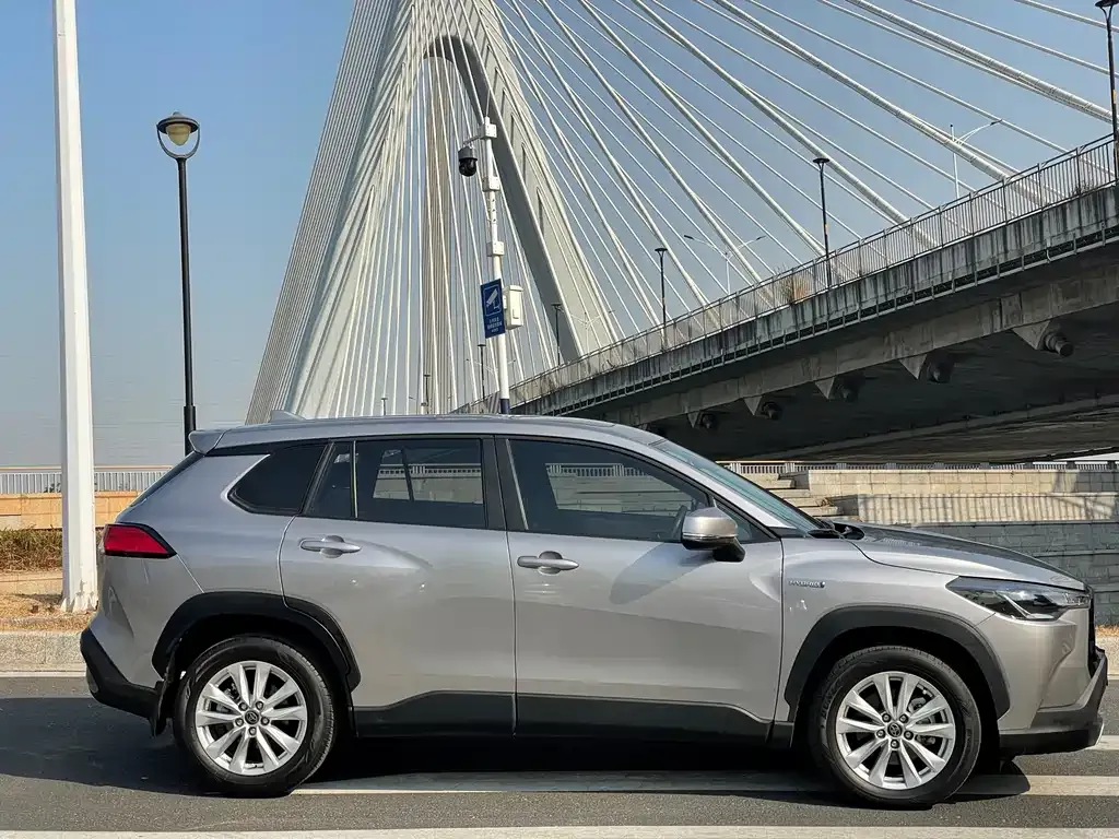 Toyota Corolla Cross 2024 из CN, фото 10