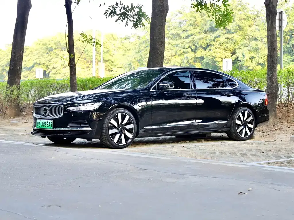 Volvo S90 PHEV 2023 из CN, фото 1