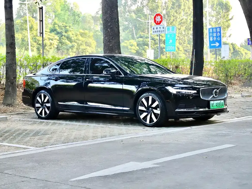 Volvo S90 PHEV 2023 из CN, фото 9