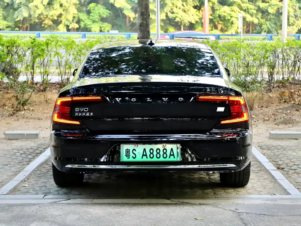 Volvo S90 PHEV 2023 из CN, фото 6