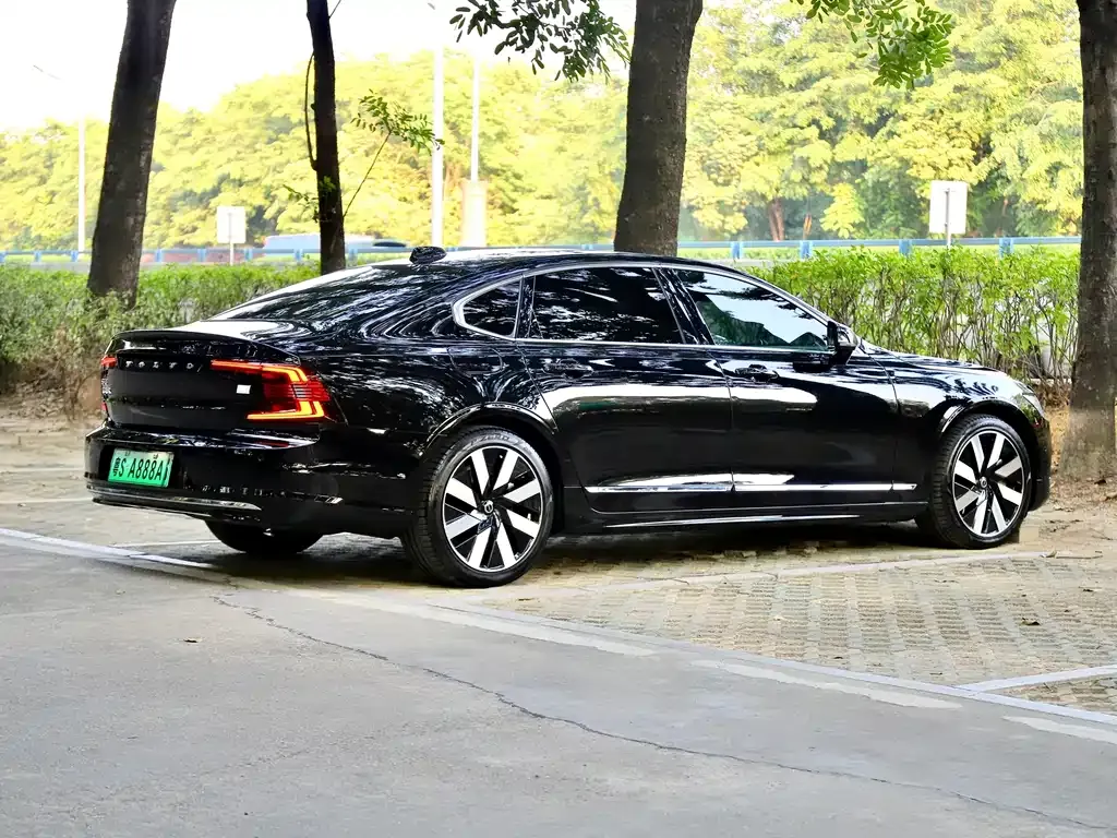 Volvo S90 PHEV 2023 из CN, фото 5
