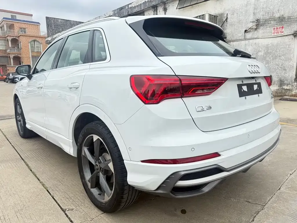 Audi Q3 — фото 10