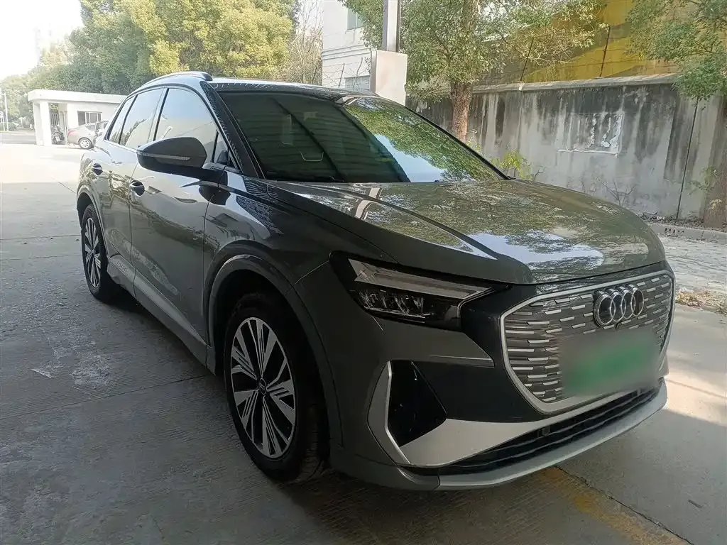 Audi Q4 e-tron — фото 10