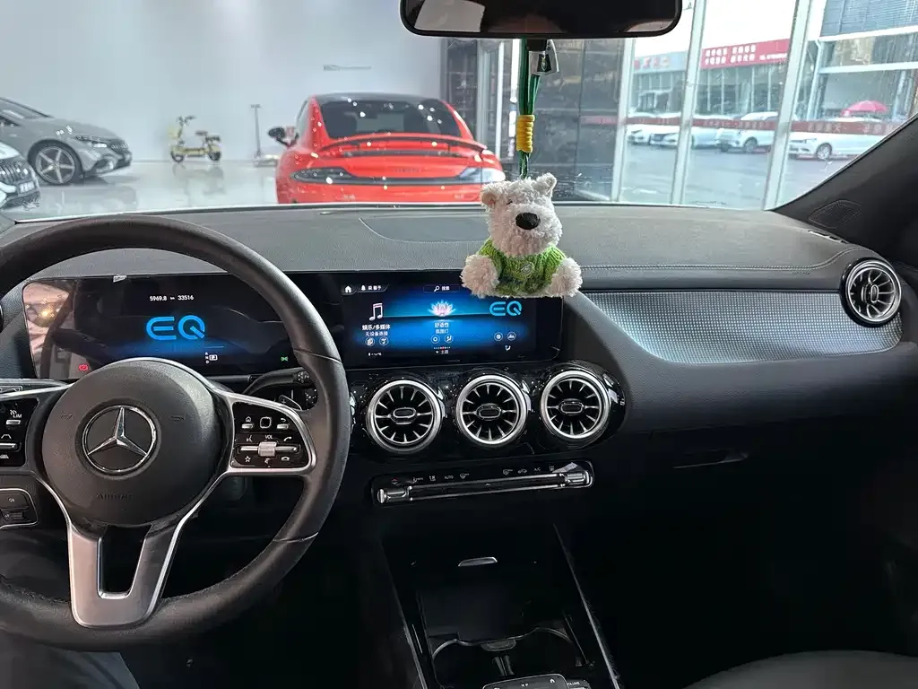 Mercedes-Benz EQA — фото 9