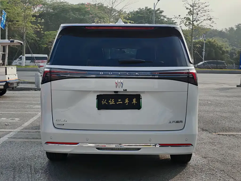 Buick GL8 Hybrid — фото 4